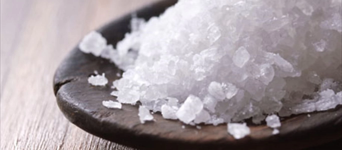 Ποια είναι η διαφορά του θαλασσινού αλατιού από το επιτραπέζιο;